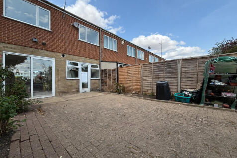 Rear Garden (2)