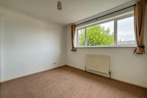 Master Bedroom (1...