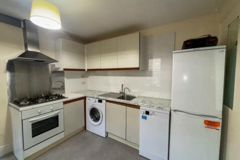 Communal Kitchen-...