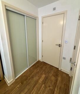 Master Bedroom (1...