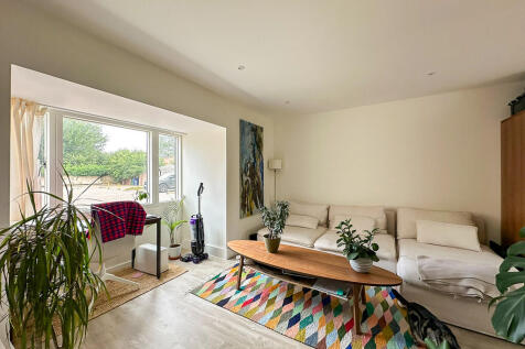 Living Room (2)