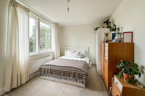 Master Bedroom (2...