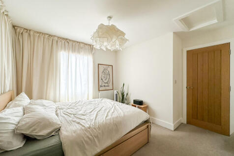 Bedroom 2 (2)