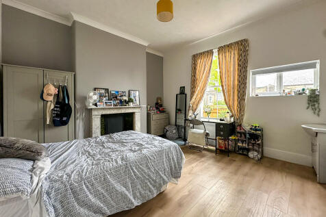 Room 4 (2)