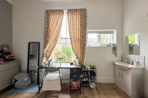 Room 4 (3)