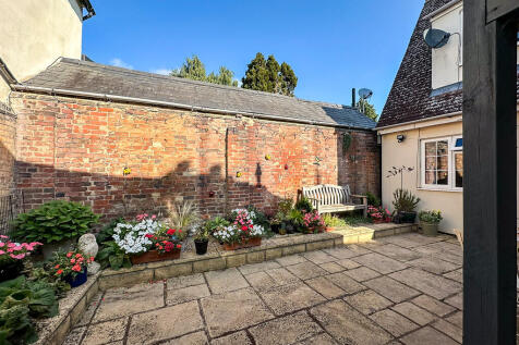 Courtyard Garden ...