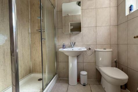 Shower Room (Grou...