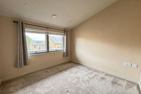 Master Bedroom (1...