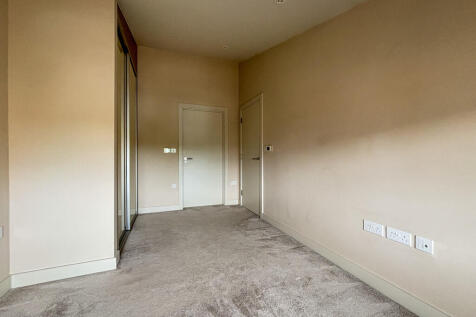 Master Bedroom (3...
