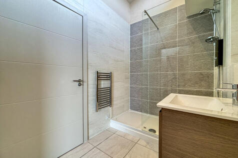 Shower Room (2)