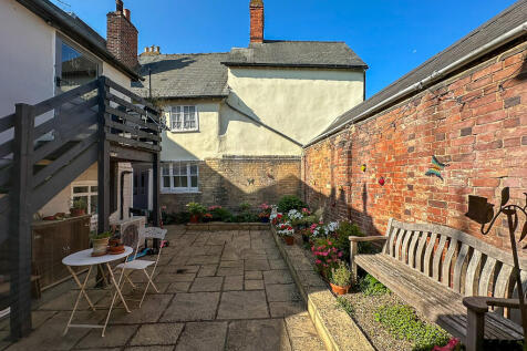Courtyard Garden ...
