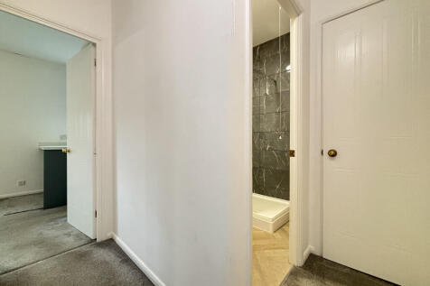 Entrance Hallway ...