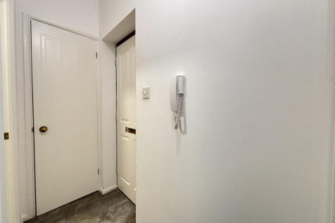 Entrance Hallway ...