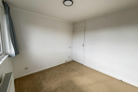 Front Bedroom 4