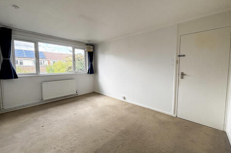 Large Rear Bedroo...
