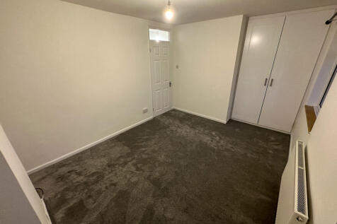 Master Bedroom (7...