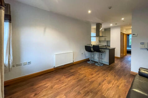 Lounge/Dining Are...