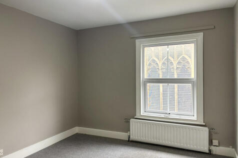 Front Bedroom Lef...