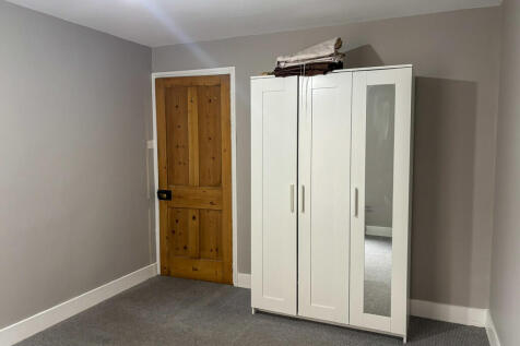 Front Bedroom Lef...