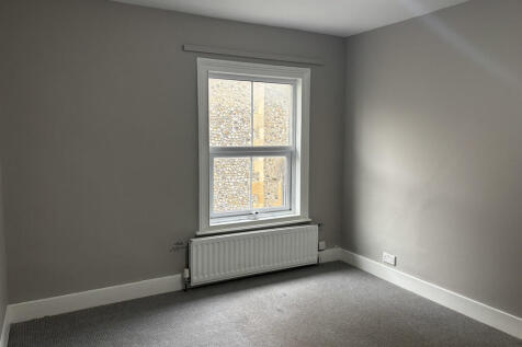 Front Bedroom Lef...