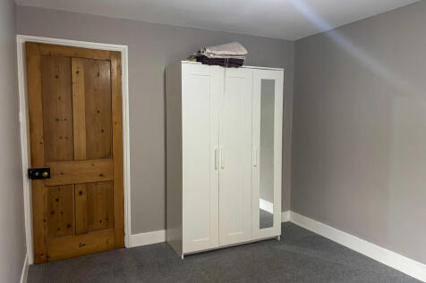 Front Bedroom Lef...