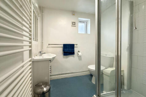 Communal Shower R...