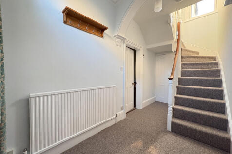 Entrance Hallway ...