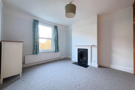 Master Bedroom (1...