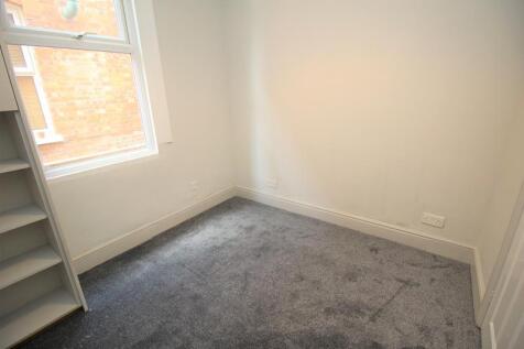 Bedroom .