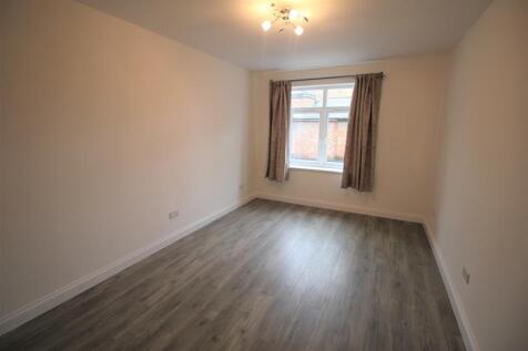 Bedroom 1 (2)