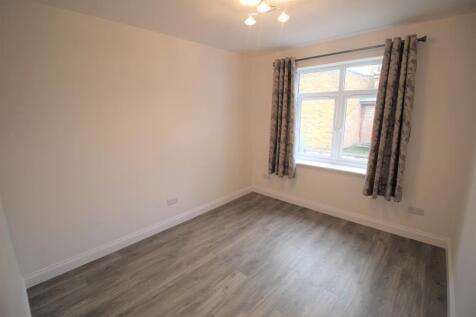 Bedroom 2 (1)