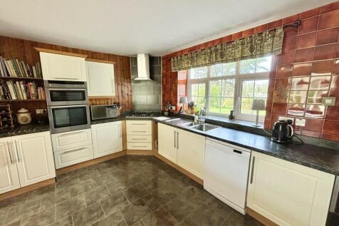 Kitchen / Breakfast Room