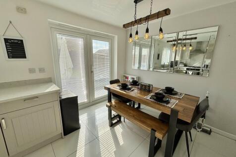 Kitchen/ dining room