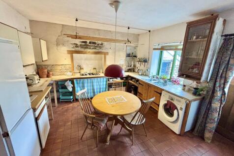 Kitchen/ dining room