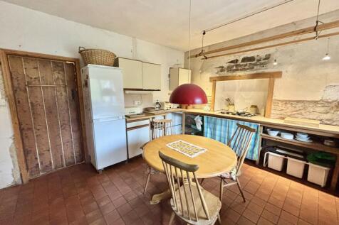 Kitchen/ dining room