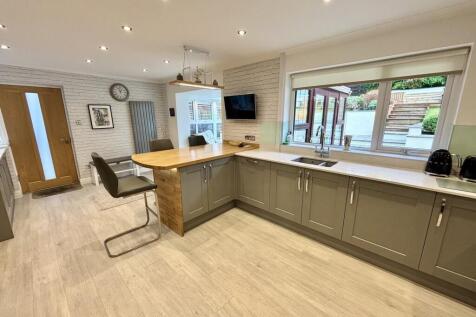 Kitchen / Breakfast Room