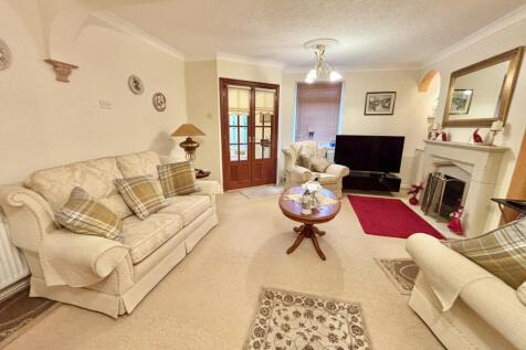 Lounge/ dining room