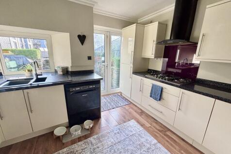 Kitchen / Breakfast Room