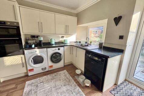 Kitchen / Breakfast Room