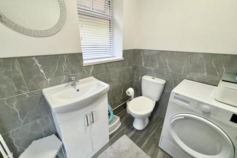 Cloak / Utility Room