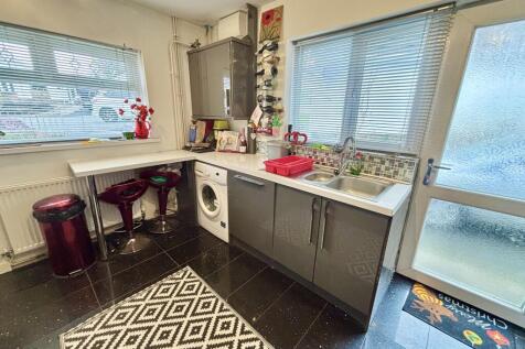 Kitchen / Breakfast Room