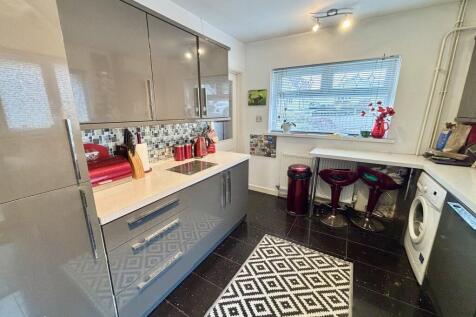 Kitchen / Breakfast Room