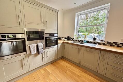 Kitchen/Open Plan Living Room