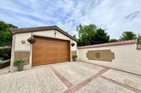 Driveway and detached garage 