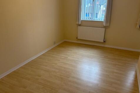 Bedroom 1 (FRONT)