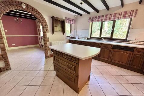 Kitchen / Breakfast Room