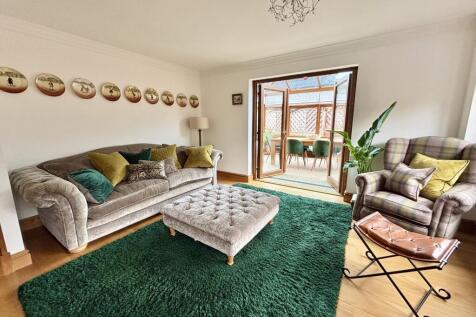 Rear Lounge.
