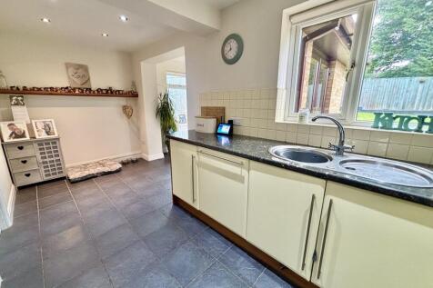 Kitchen / Breakfast Room