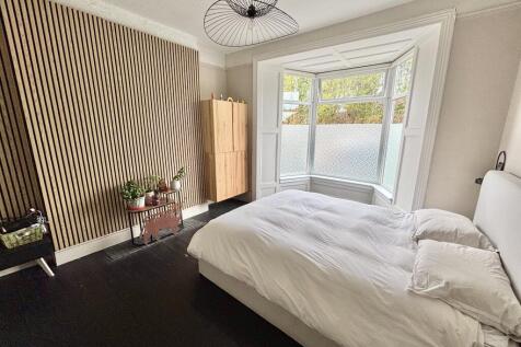 Bedroom 4/lounge