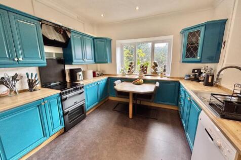 Kitchen / Breakfast Room